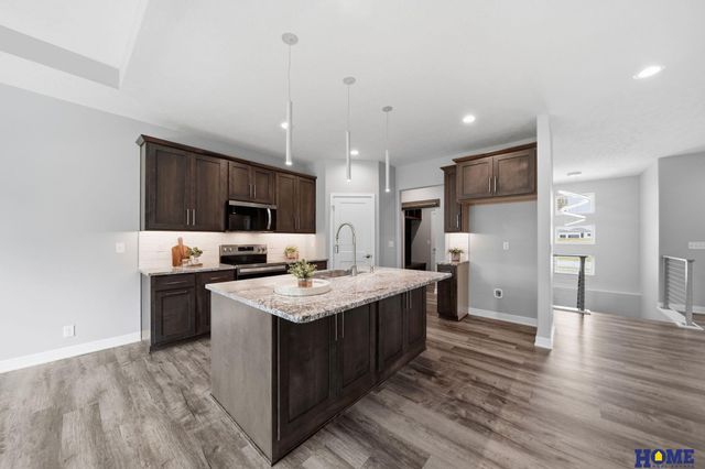 8121 Kallum Drive, Lincoln, NE 68516