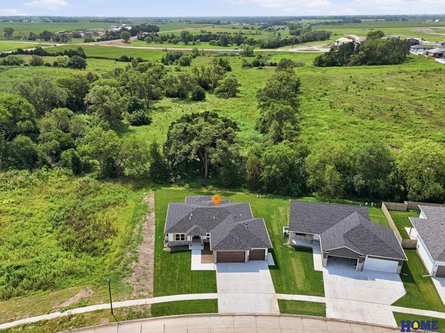 8121 Kallum Drive, Lincoln, NE 68516