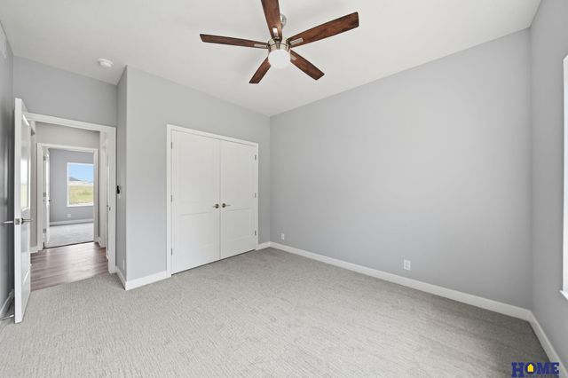 8121 Kallum Drive, Lincoln, NE 68516