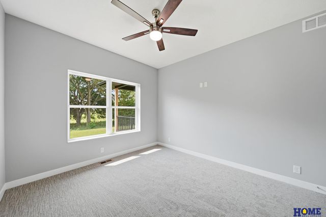 8121 Kallum Drive, Lincoln, NE 68516