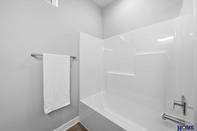 8121 Kallum Drive, Lincoln, NE 68516
