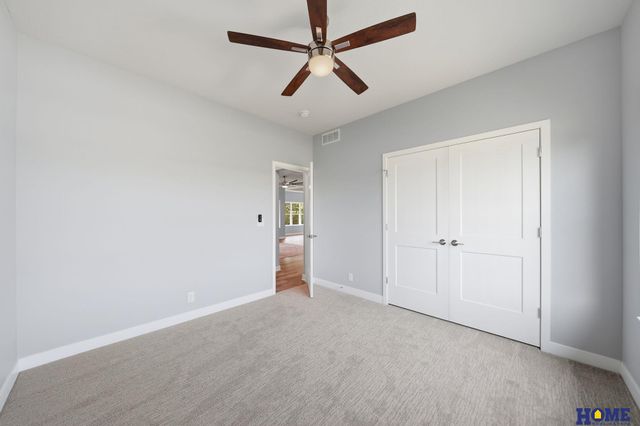 8121 Kallum Drive, Lincoln, NE 68516