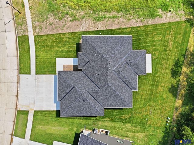 8121 Kallum Drive, Lincoln, NE 68516