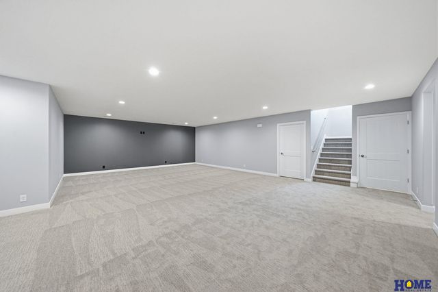 8121 Kallum Drive, Lincoln, NE 68516