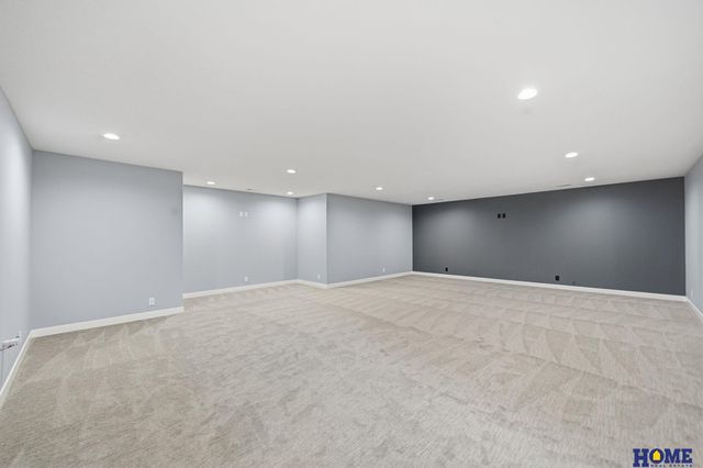 8121 Kallum Drive, Lincoln, NE 68516