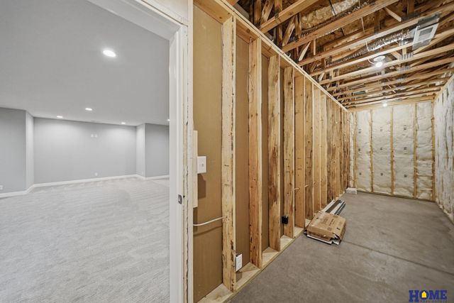 8121 Kallum Drive, Lincoln, NE 68516