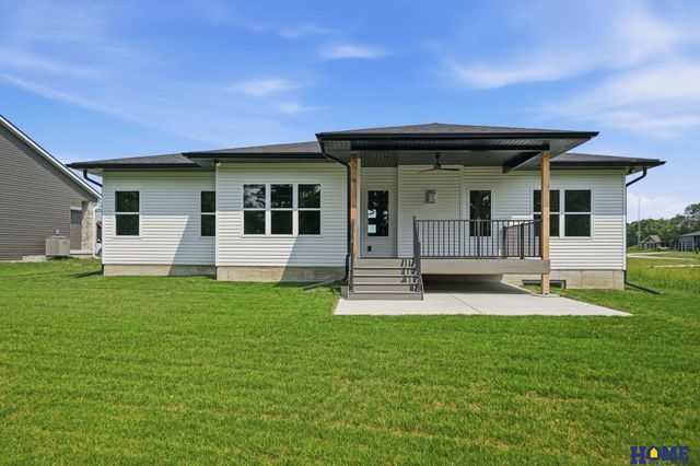 8121 Kallum Drive, Lincoln, NE 68516