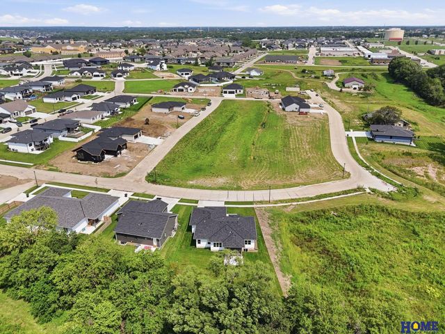 8121 Kallum Drive, Lincoln, NE 68516
