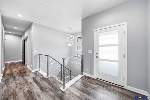 8121 Kallum Drive, Lincoln, NE 68516