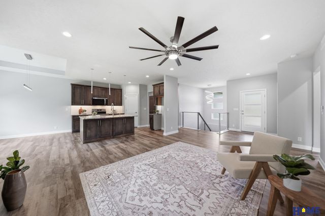 8121 Kallum Drive, Lincoln, NE 68516