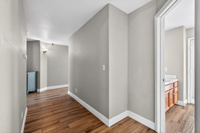 1668 Bedford Avenue, Clovis, CA 93611