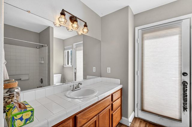 1668 Bedford Avenue, Clovis, CA 93611