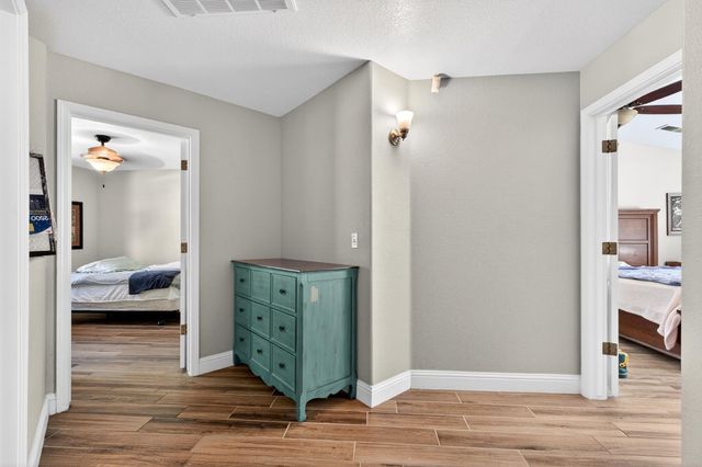 1668 Bedford Avenue, Clovis, CA 93611