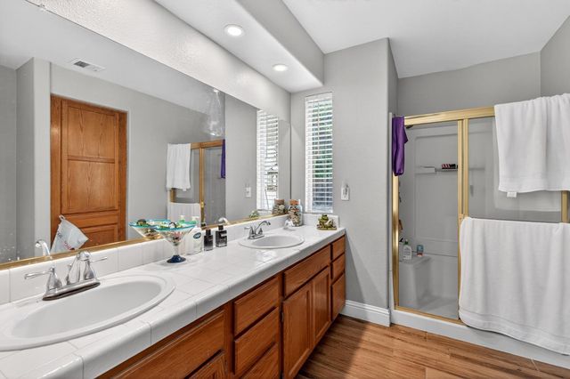 1668 Bedford Avenue, Clovis, CA 93611