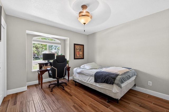 1668 Bedford Avenue, Clovis, CA 93611