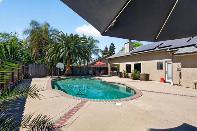 1668 Bedford Avenue, Clovis, CA 93611
