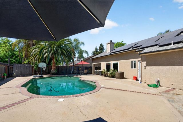 1668 Bedford Avenue, Clovis, CA 93611