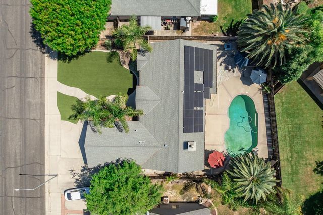 1668 Bedford Avenue, Clovis, CA 93611