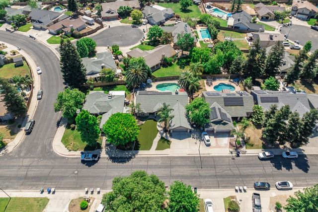 1668 Bedford Avenue, Clovis, CA 93611