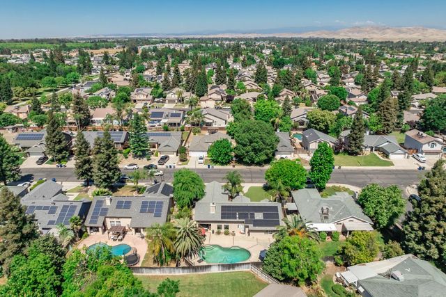 1668 Bedford Avenue, Clovis, CA 93611