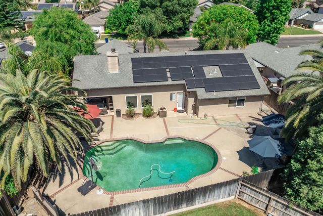 1668 Bedford Avenue, Clovis, CA 93611
