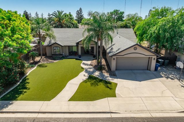 1668 Bedford Avenue, Clovis, CA 93611