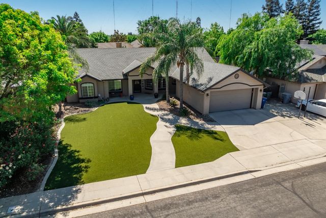 1668 Bedford Avenue, Clovis, CA 93611