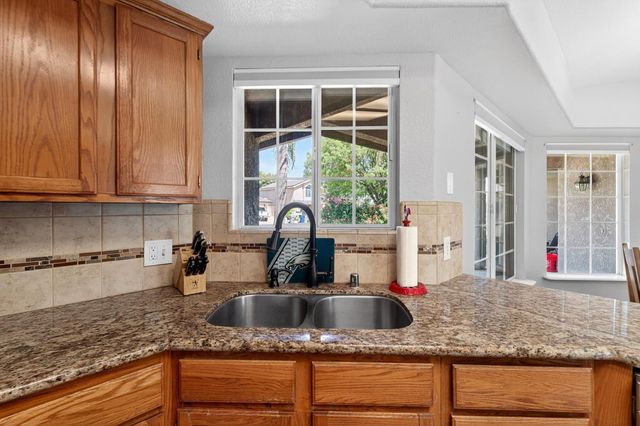 1668 Bedford Avenue, Clovis, CA 93611