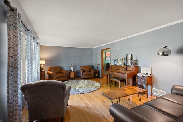 1344 W Gentry Court, La Porte, IN 46350