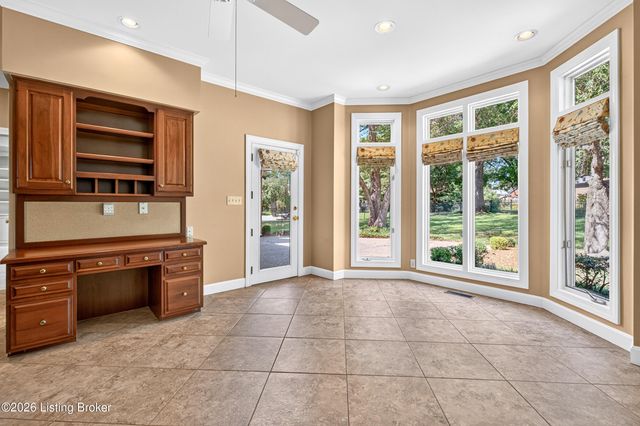 7505 Deer View Ct, Louisville, KY 40241