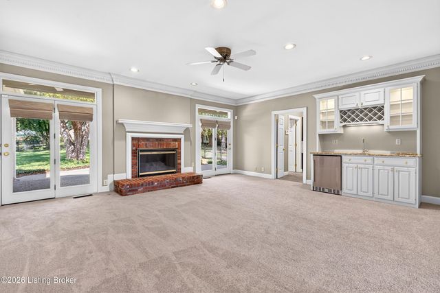 7505 Deer View Ct, Louisville, KY 40241