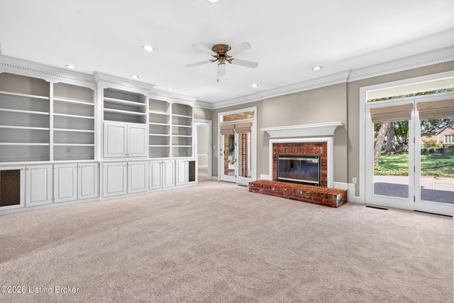 7505 Deer View Ct, Louisville, KY 40241
