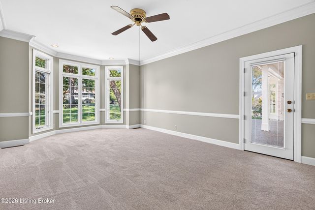 7505 Deer View Ct, Louisville, KY 40241