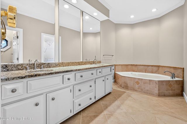 7505 Deer View Ct, Louisville, KY 40241
