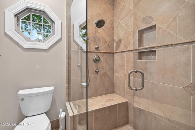 7505 Deer View Ct, Louisville, KY 40241