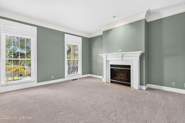 7505 Deer View Ct, Louisville, KY 40241