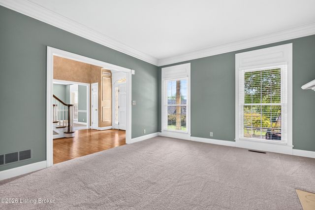 7505 Deer View Ct, Louisville, KY 40241