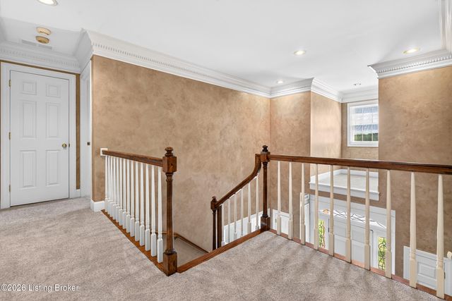 7505 Deer View Ct, Louisville, KY 40241