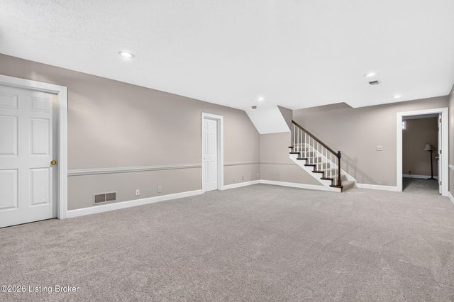 7505 Deer View Ct, Louisville, KY 40241