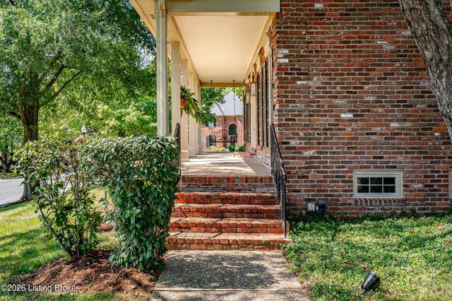 7505 Deer View Ct, Louisville, KY 40241