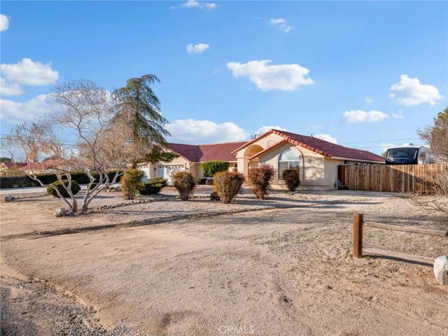 19544 Oneida, Apple Valley, CA 92307