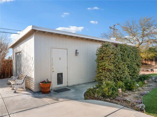 19544 Oneida, Apple Valley, CA 92307