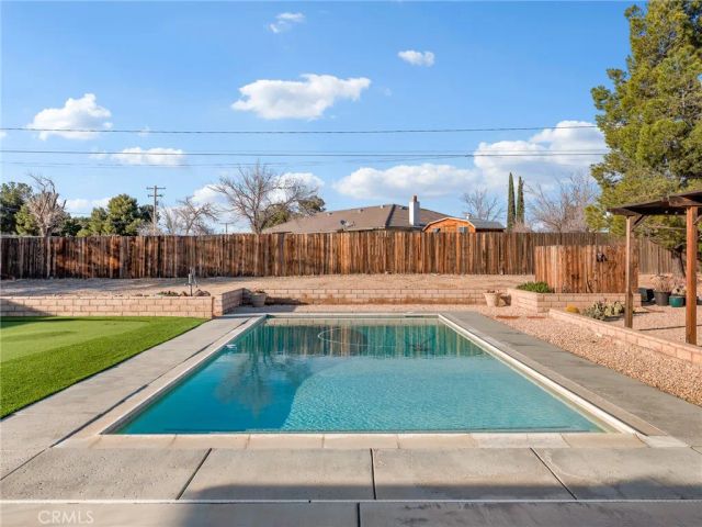 19544 Oneida, Apple Valley, CA 92307