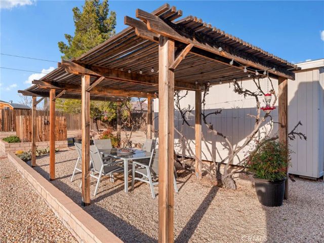 19544 Oneida, Apple Valley, CA 92307