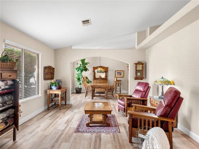 19544 Oneida, Apple Valley, CA 92307