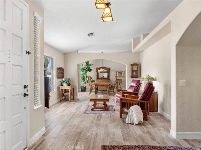 19544 Oneida, Apple Valley, CA 92307