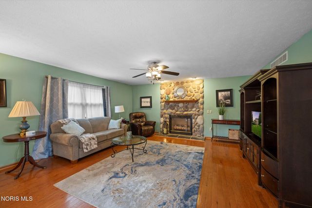 22119 W Bittersweet Lane, Curtice, OH 43412