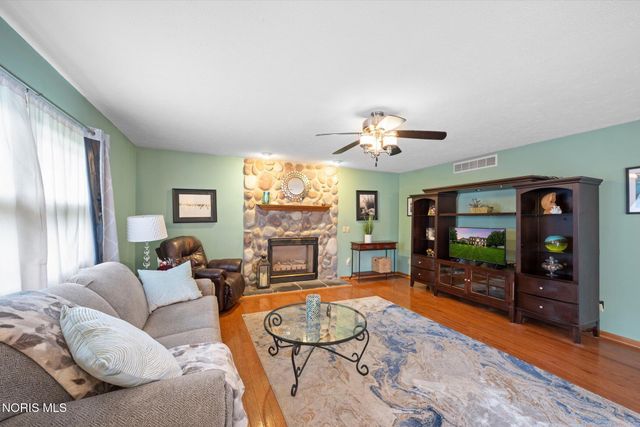 22119 W Bittersweet Lane, Curtice, OH 43412