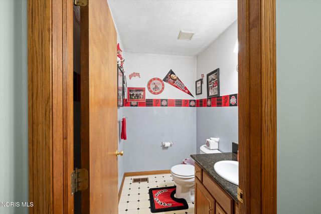 22119 W Bittersweet Lane, Curtice, OH 43412