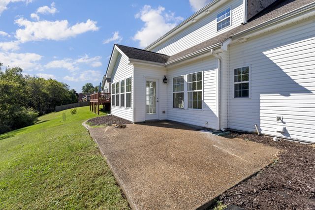 201 Cobblestone Lndg, Mount Juliet, TN 37122